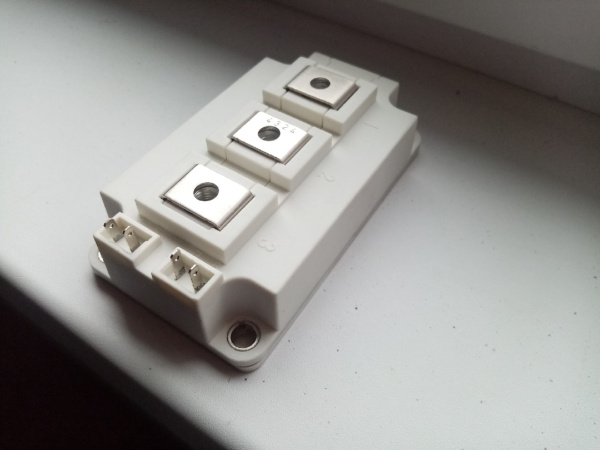 Модули IGBT FF300R12KT4